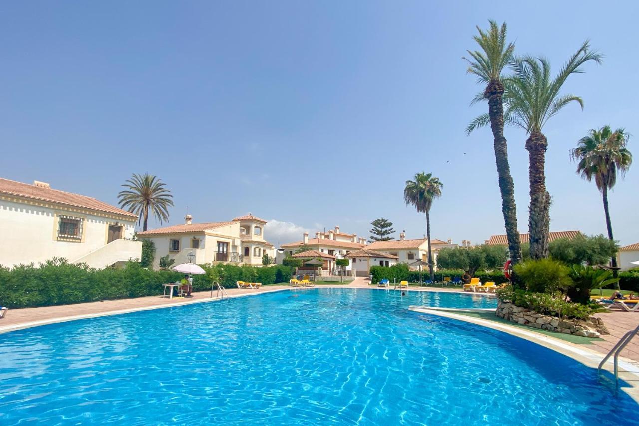 ורה Lovely 1- Bedroom Rental With Pool, Close To The Beach מראה חיצוני תמונה